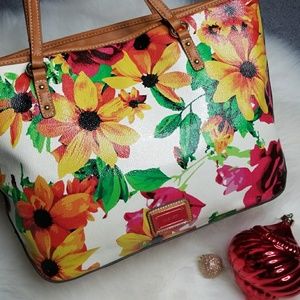 🎁NINE WEST SHOW STOPPER MED TOTE🎄🎁